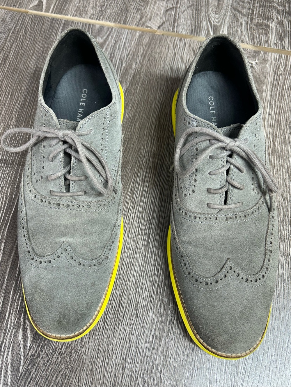 Cole Haan men’s Suede originalgrand Wingtip Oxfords with Yellow Outsole Sz 11